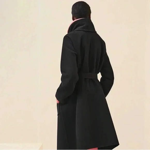 HERMES 100% Cashmere coat
NWT’s

8129 - Picture 2 of 10